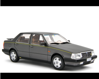 Lancia Thema 8.32 1986 GRIGIO QUARZO Laudoracing 1:18 Resinemodell (Türen, Motorhaube... nicht zu öffnen!)